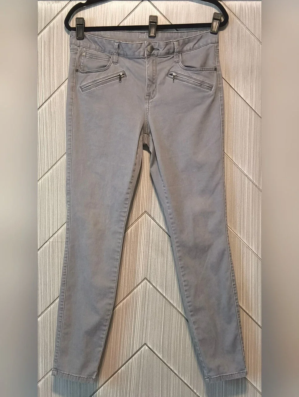 a.n.a Size 10 Gray Jegging Skinny Jeans Moto Zip Pockets Stretch Pants